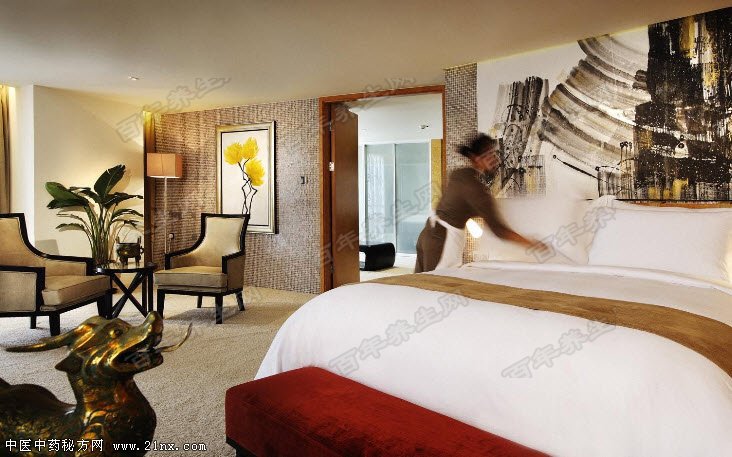 酒店的床单被罩并不干净